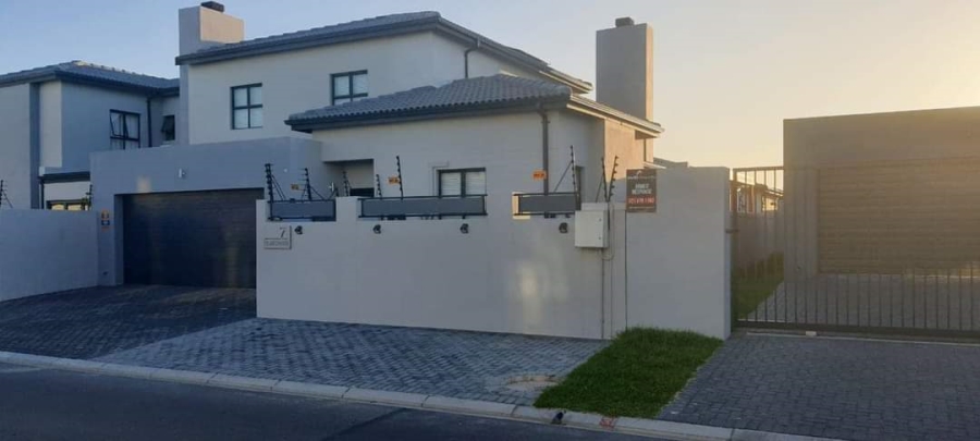 To Let 3 Bedroom Property for Rent in Sandown Western Cape